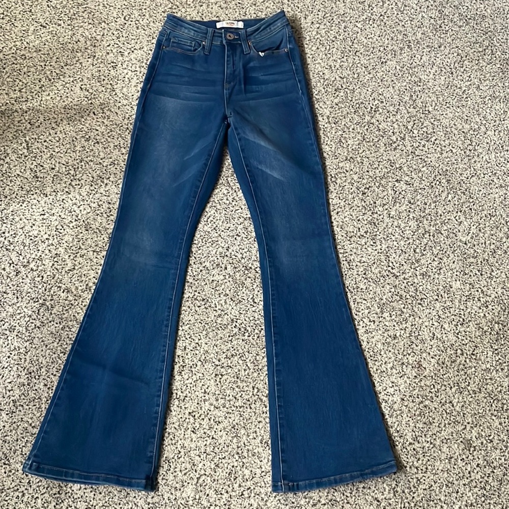 California Vintage size 3/26 medium rise flare jeans. Medium wash